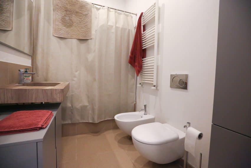 Via Montegani, 14 00038