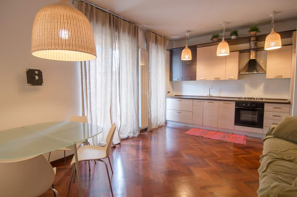 LUMINOSO BILOCALE ZONA CERTOSA