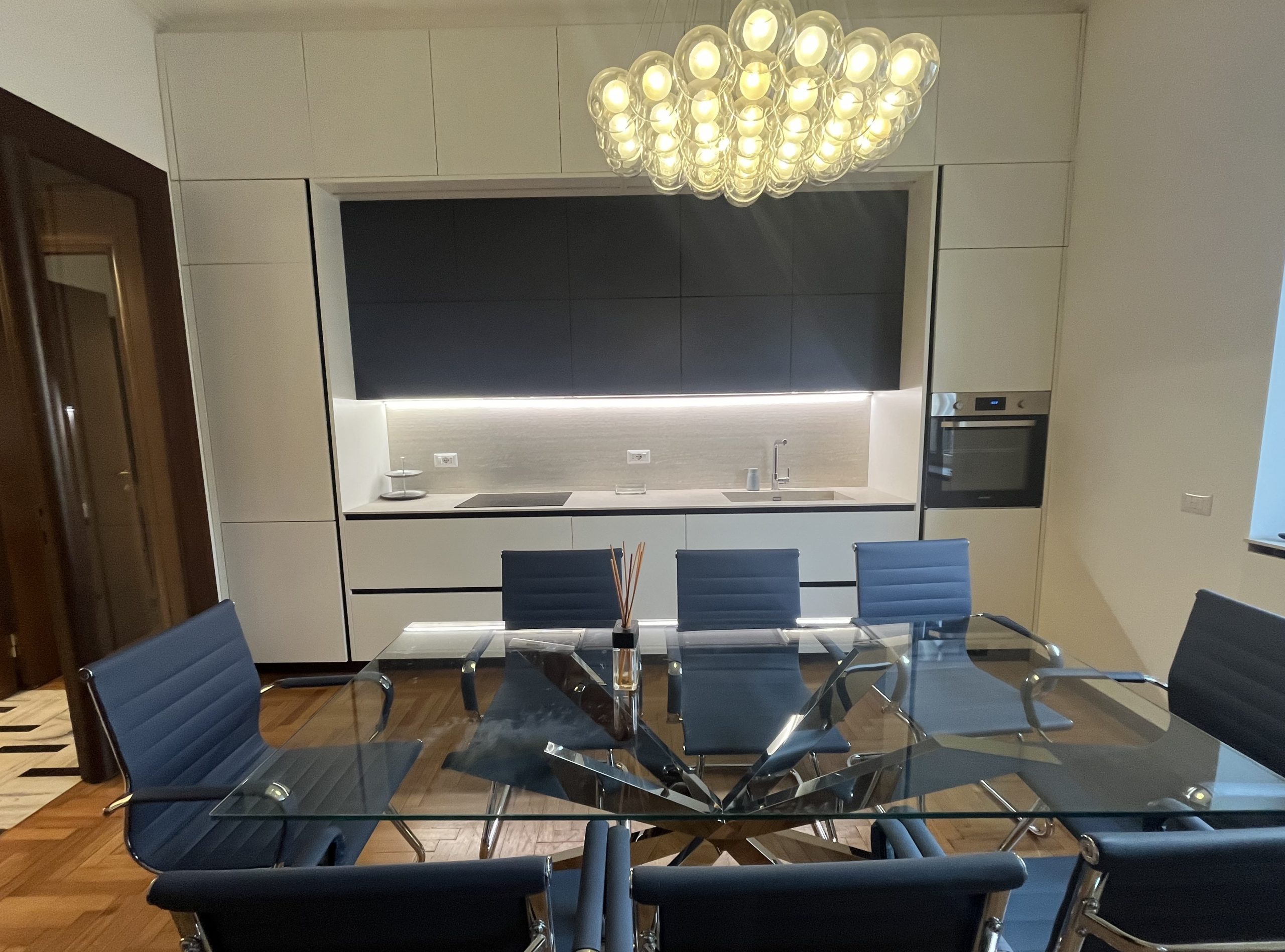 AMPIO E LUMINOSO APPARTAMENTO ZONA REPUBBLICA