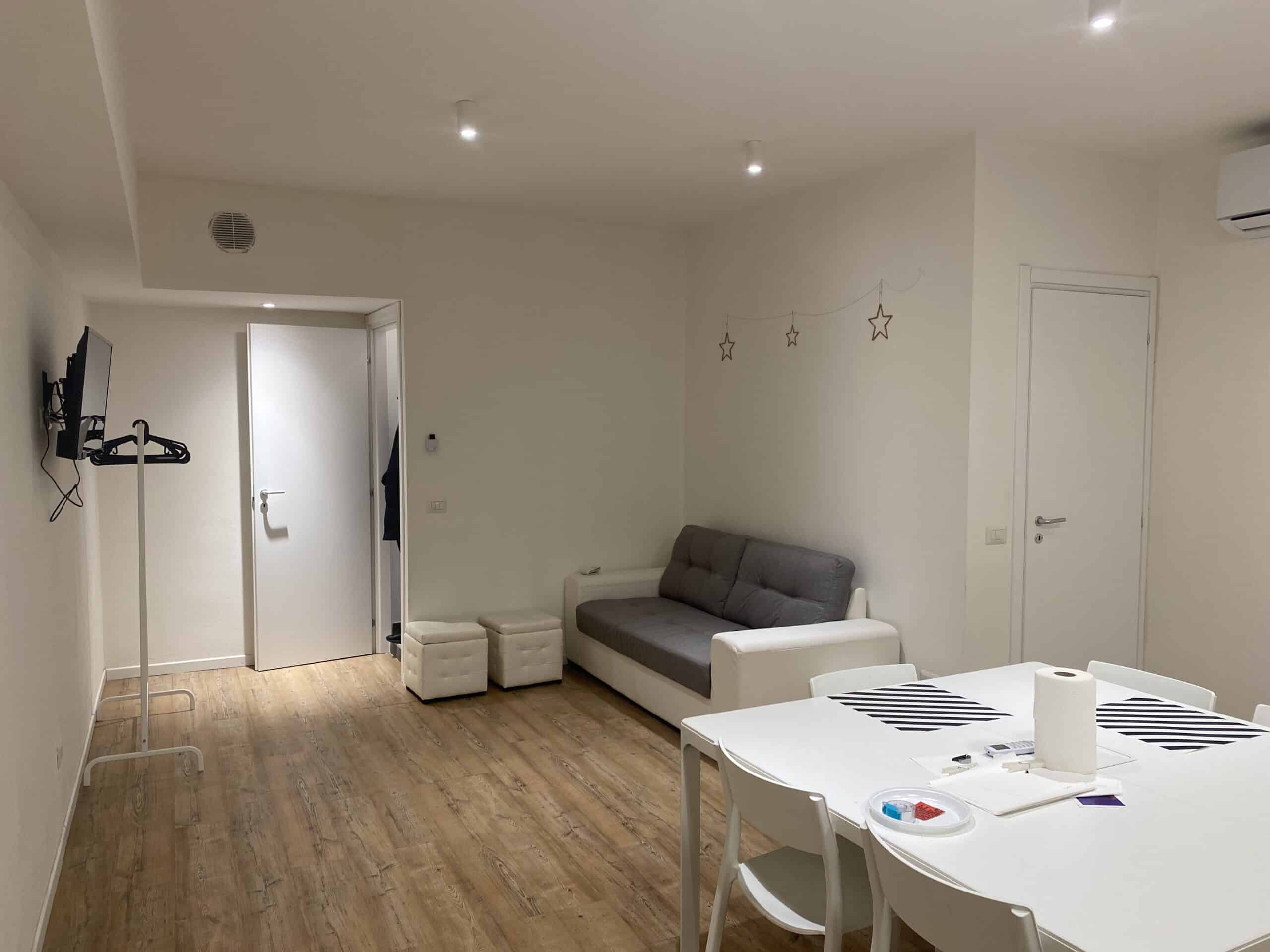 STANZA SINGOLA ZONA FERMATA MM GIALLA LODI/BRENTA – SOLO RAGAZZE