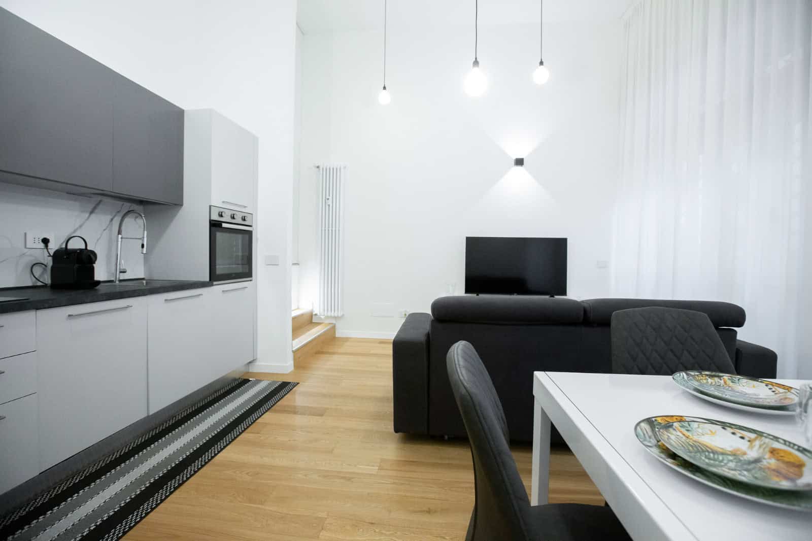 TRILOCALE RISTRUTTURATO E ARREDATO ZONA REPUBBLICA