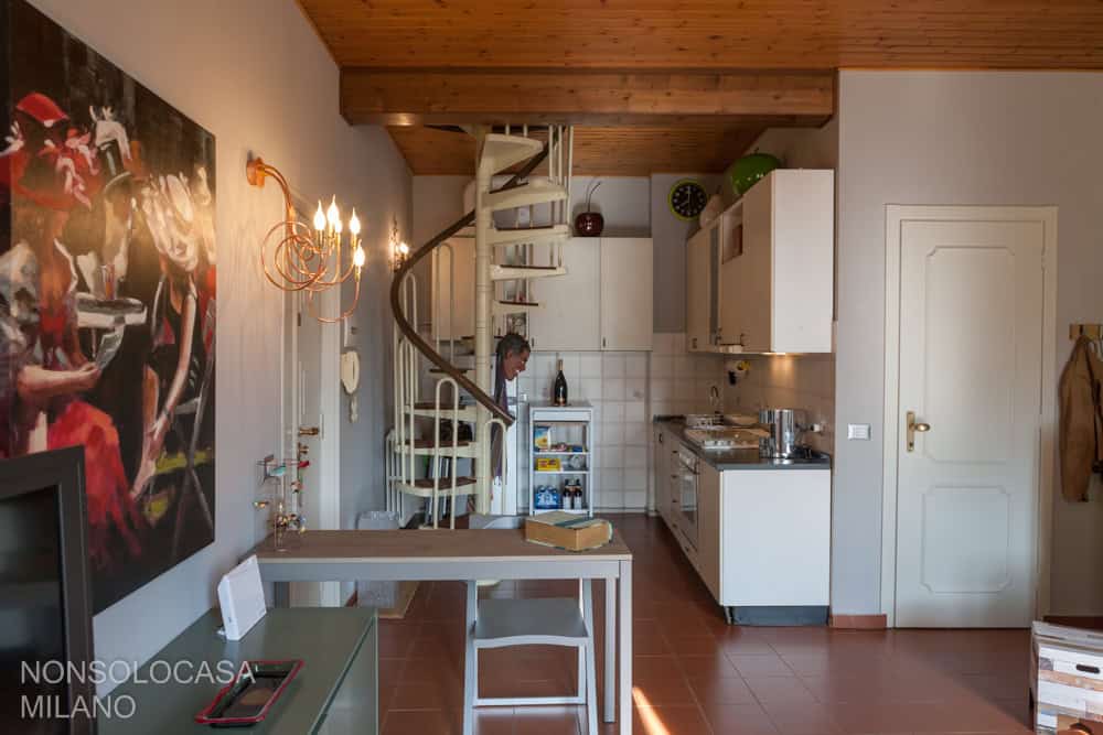 BILOCALE ARREDATO SU DUE LIVELLI ZONA CORSO PORTA TICINESE