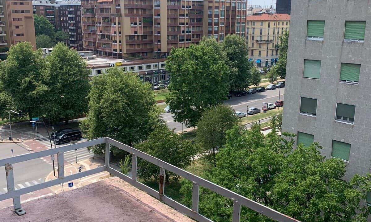 Balcone con vista su zona C. Sempione
