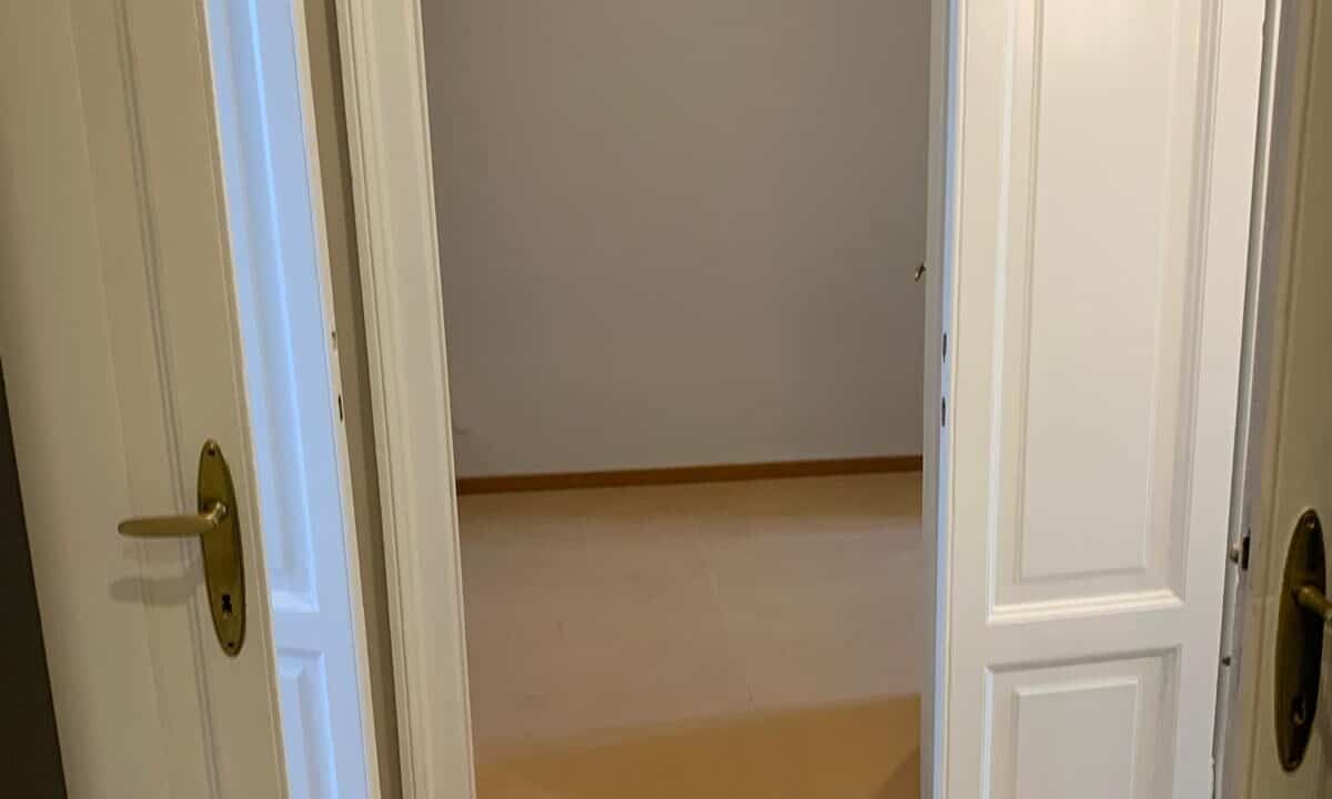 Porta di ingresso in stile classico