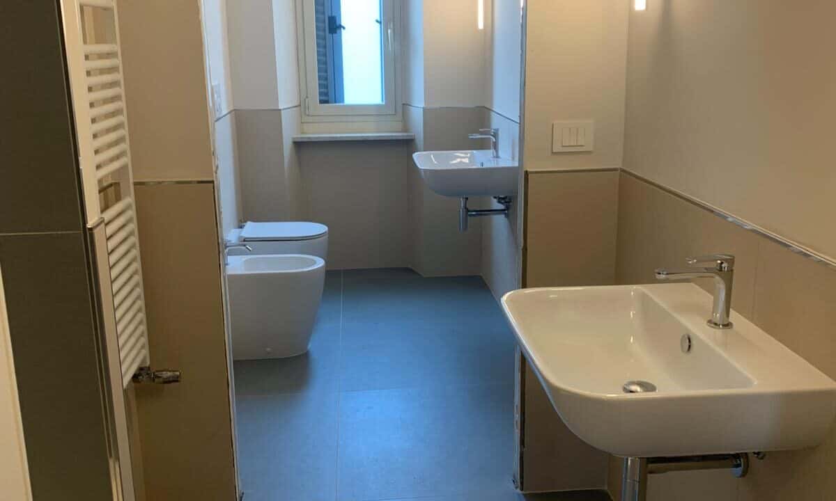 Bagno ristrutturato zona C. Sempione