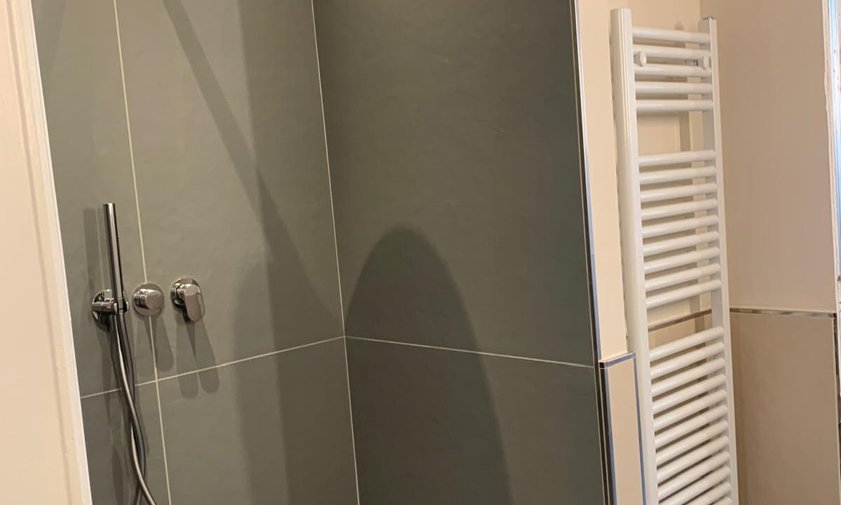 Bagno ristrutturato zona C. Sempione