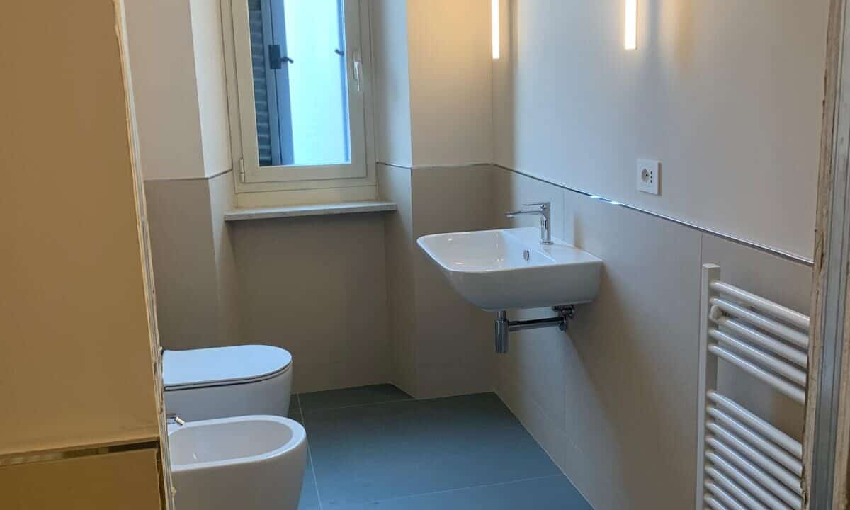 Bagno ristrutturato zona C. Sempione