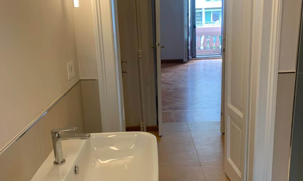 Bagno ristrutturato zona C. Sempione