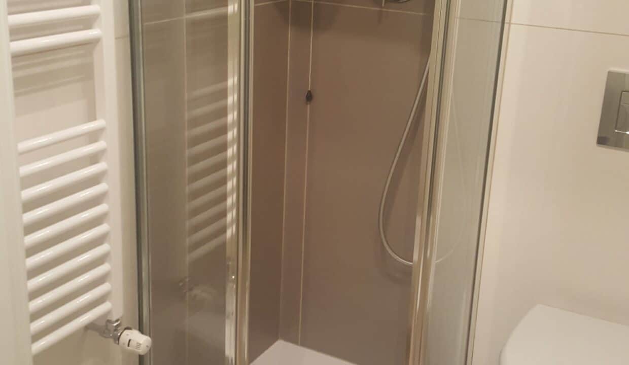 Bagno in monolocale zona P. TA Venezia