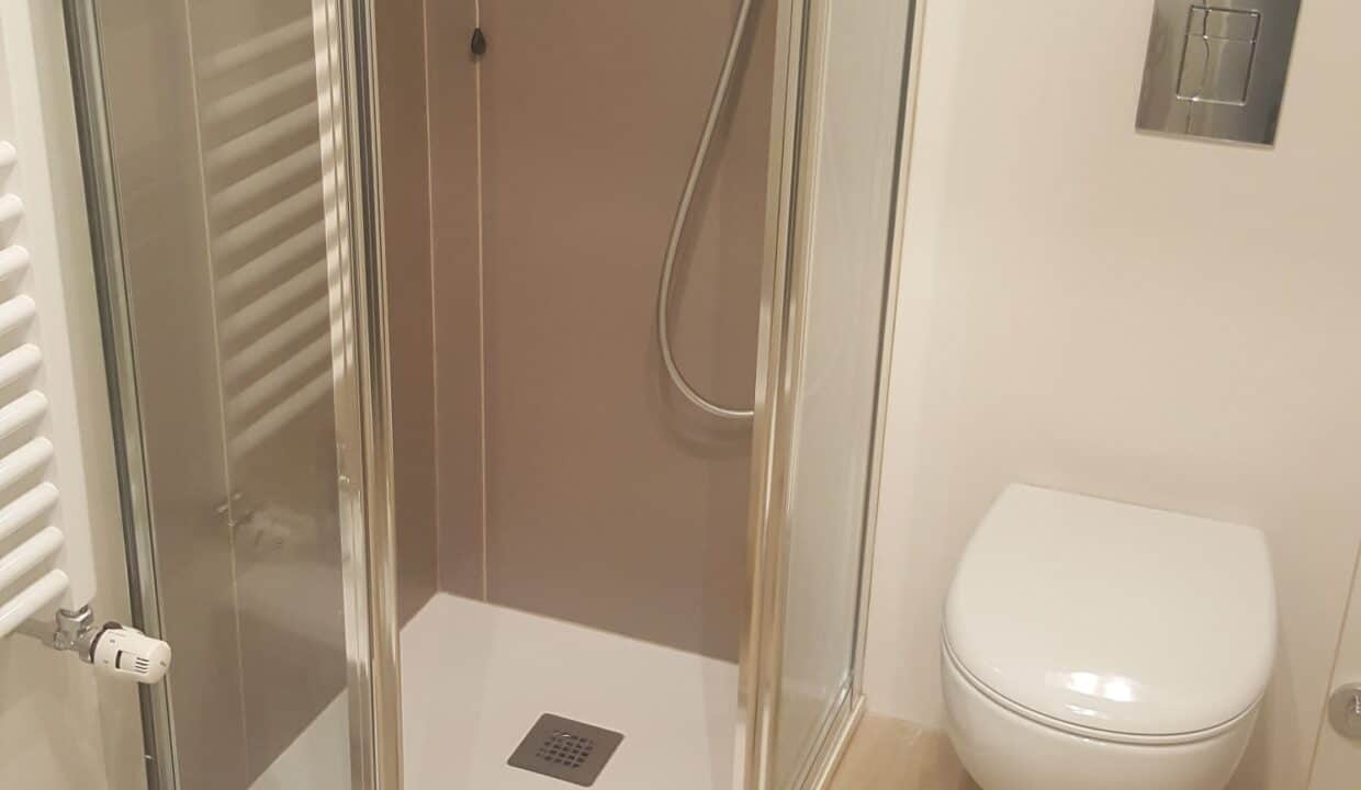 Bagno monolocale zona P. TA Venezia